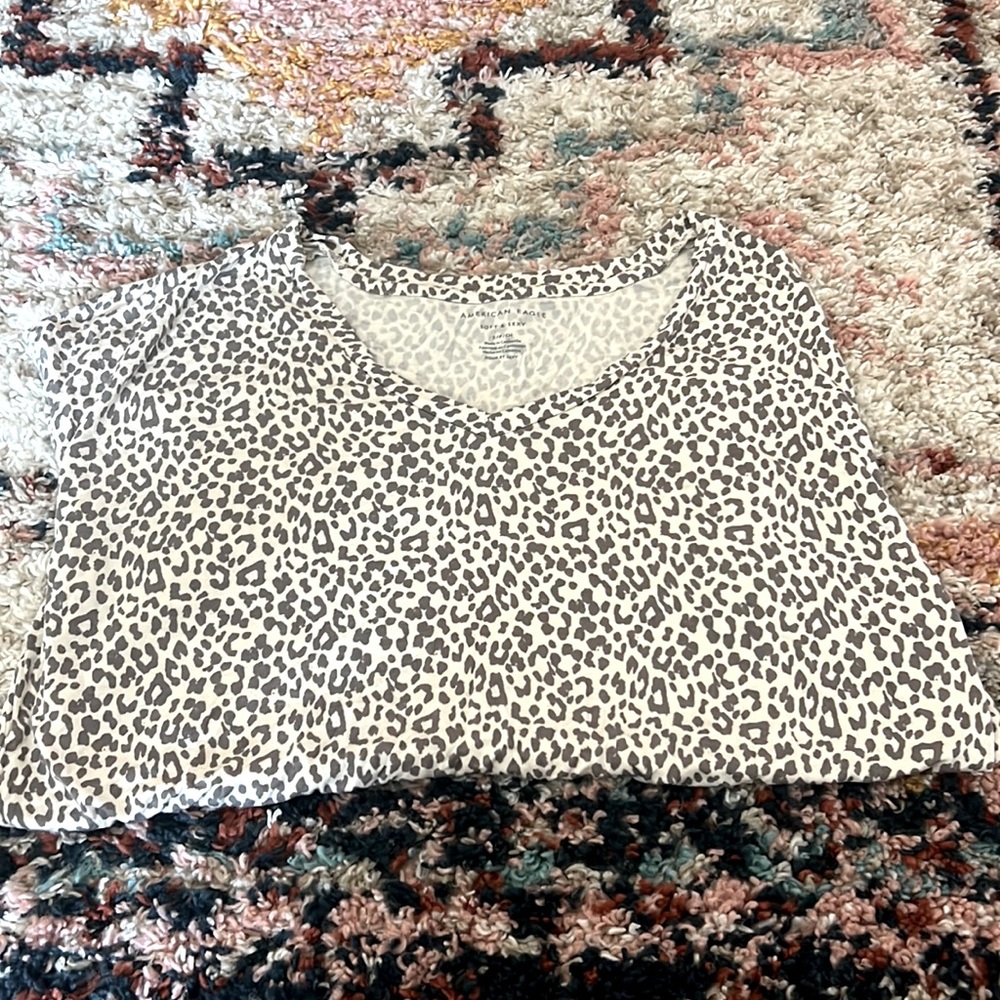 American Eagle over sized soft & sexy tee,size small